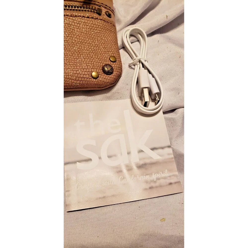 THE SAK Sanibel Charging Wristlet Mocha Sparkle - NWT - Practical and Fun!